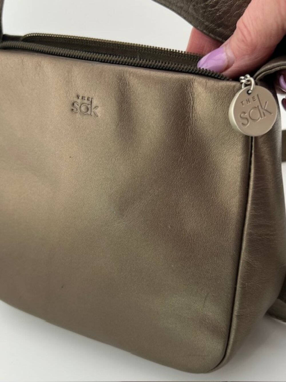 The SAK Crossbody Antiqued Gold Metallic Leather Zip-close Non-adjust Strap - Picture 6 of 8